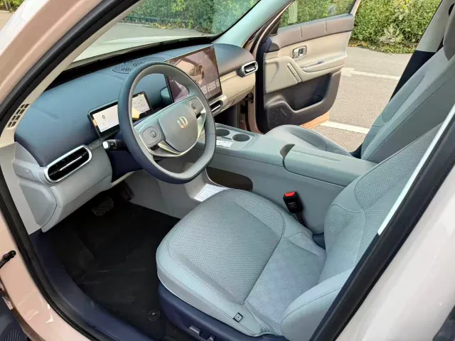 Leapmotor A10 — Фото автомобиля 13