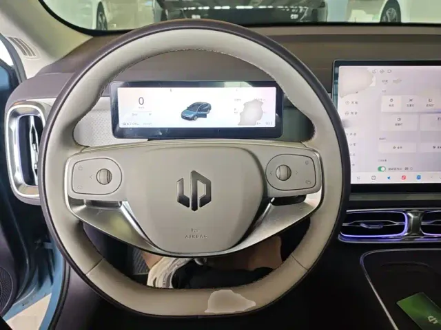 Leapmotor B01 — Фото автомобиля 10