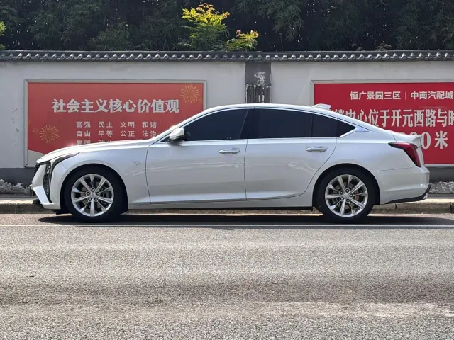 Cadillac CT5 — Фото автомобиля 3