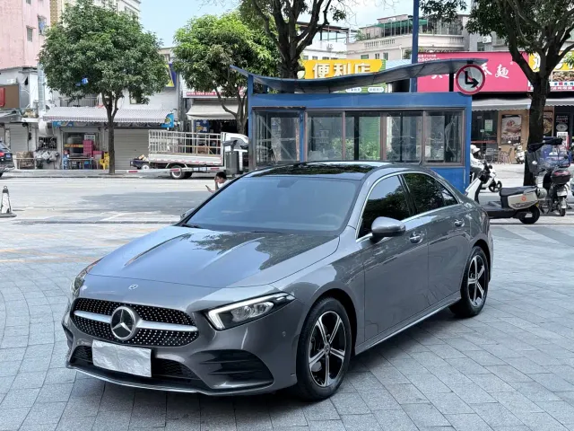 Фотография автомобиля — Mercedes-Benz A-Class