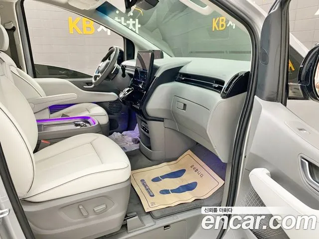 Hyundai Staria Staria 4WD Lounge 9 мест — Фото автомобиля 14