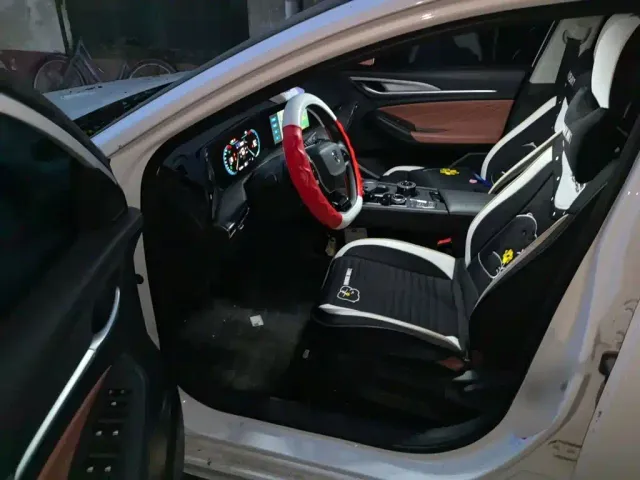 Changan Eado — Фото автомобиля 13