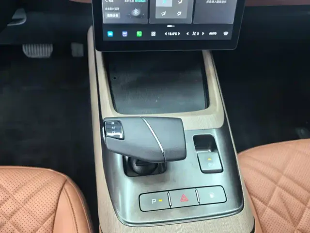 Changan Qiyuan A05 — Фото автомобиля 16