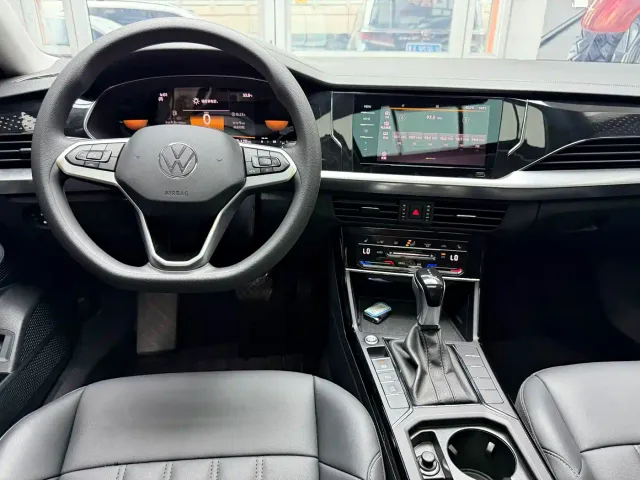 Volkswagen Passat — Фото автомобиля 8