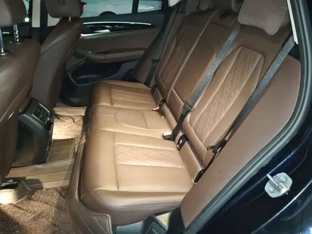BMW iX3 — Фото автомобиля 16