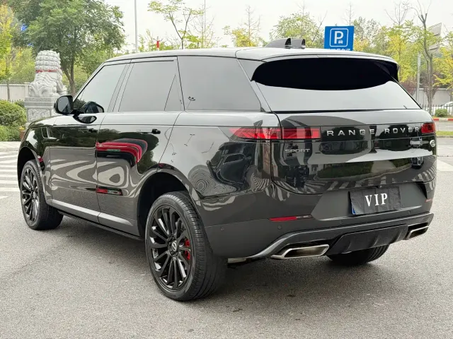 Land Rover Range Rover Sport — Фото автомобиля 8