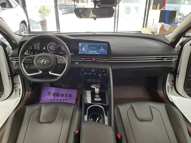 Hyundai Elantra — Фото автомобиля 7