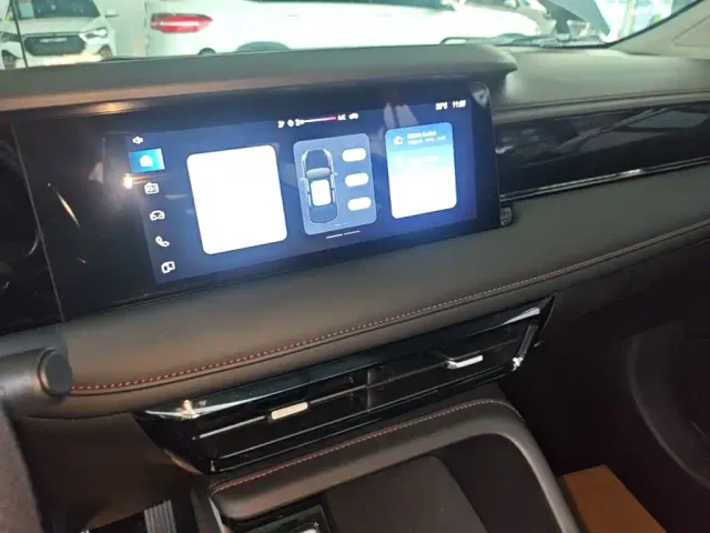 Roewe i5 — Фото автомобиля 12