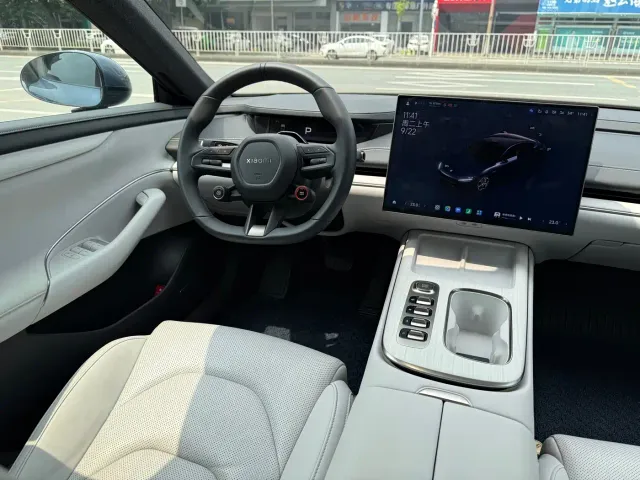 Xiaomi SU7 — Фото автомобиля 18
