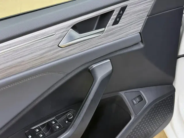 Volkswagen Sagitar — Фото автомобиля 10