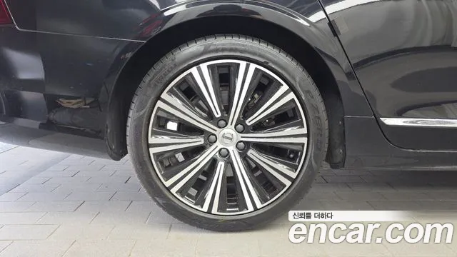 Вольво S90 — Фото автомобиля 5