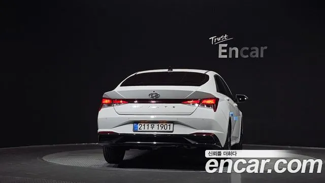 Hyundai Avante CN7 — Фото автомобиля 4