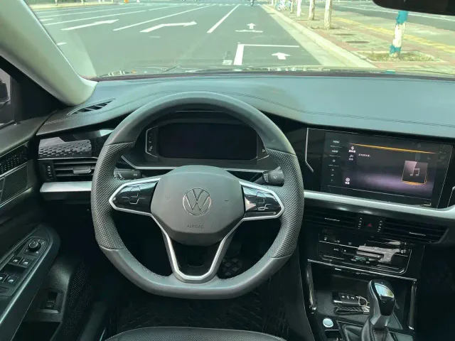 Volkswagen Passat — Фото автомобиля 7