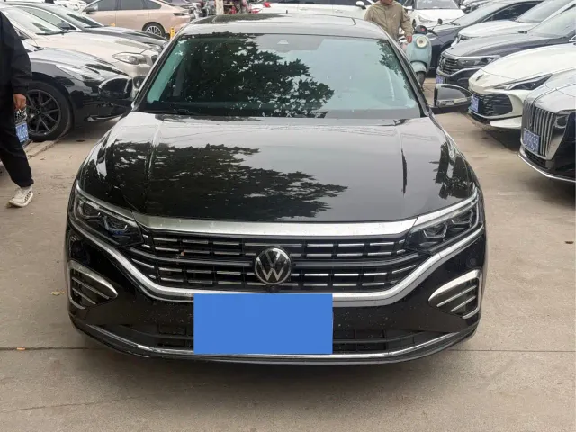 Volkswagen Passat — Фото автомобиля 2