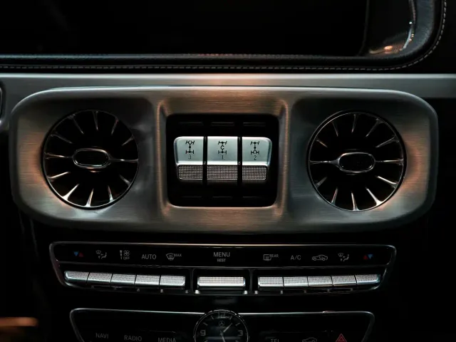 Mercedes-Benz G-Class — Фото автомобиля 11