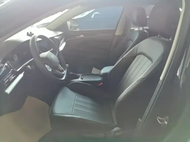 Volkswagen Passat — Фото автомобиля 14