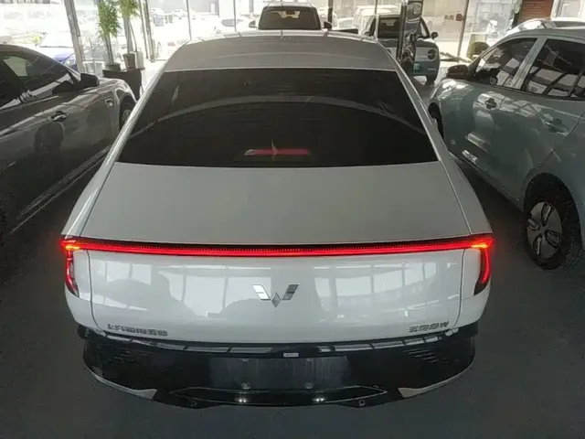 Wuling Starlight — Фото автомобиля 5