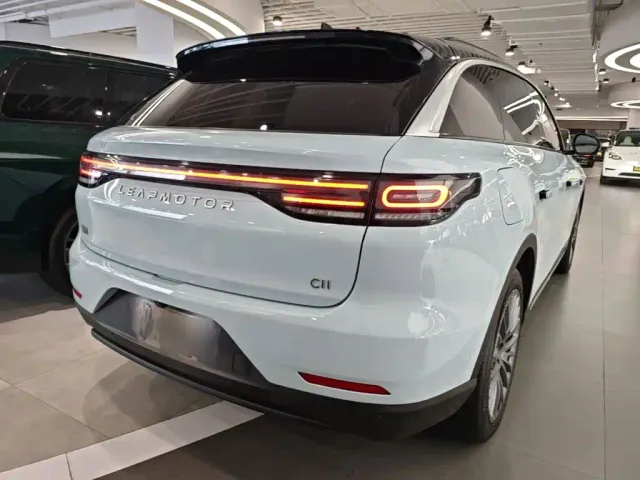 Leapmotor C11 — Фото автомобиля 6