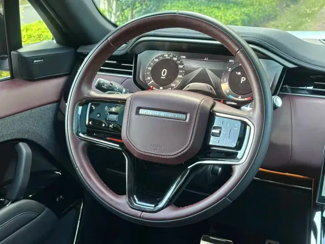 Land Rover Range Rover Sport — Фото автомобиля 16