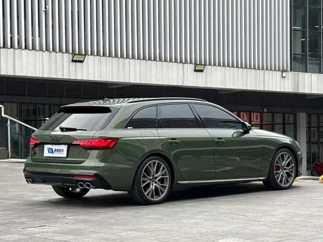 Audi S4 — Фото автомобиля 6