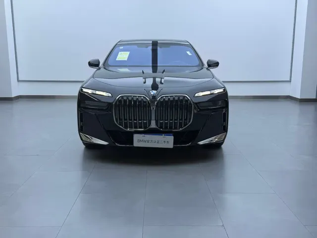 BMW 7 Series — Фото автомобиля 5