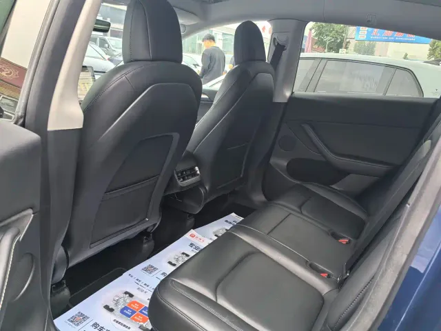 Tesla Model Y — Фото автомобиля 7