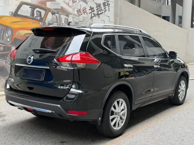 Nissan X-Trail — Фото автомобиля 4