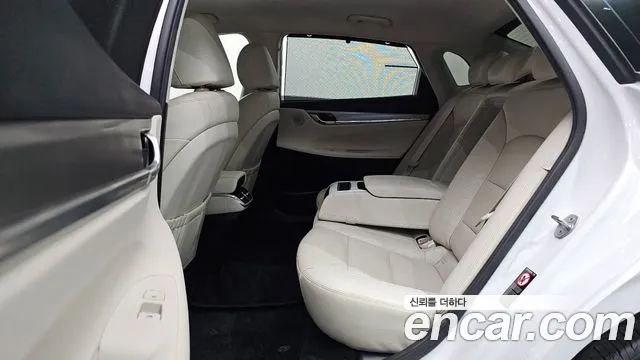 Hyundai Grandeur New — Фото автомобиля 17