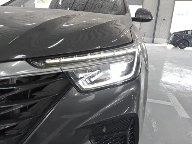 Roewe RX5 — Фото автомобиля 5