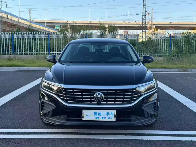 Volkswagen Passat — Фото автомобиля 2