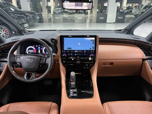 Toyota Alphard — Фото автомобиля 17