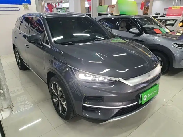 BYD Tang — Фото автомобиля 3