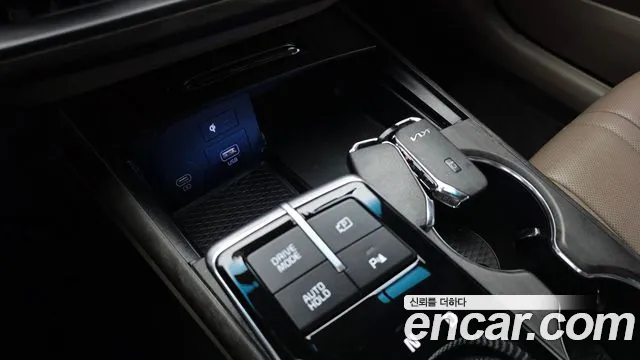 Kia K8 Hybrid — Фото автомобиля 26