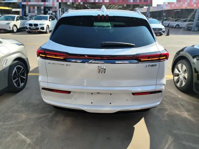 Buick E5 — Фото автомобиля 5