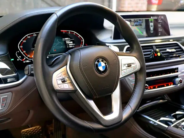 BMW BMW 7 Series 2021 Model 730Li Luxury Package — Фото автомобиля 20