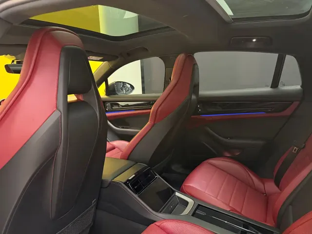Porsche Panamera — Фото автомобиля 12