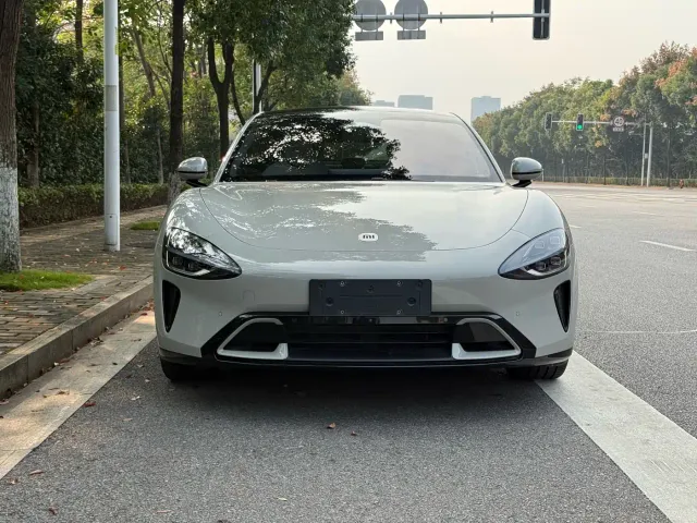 Xiaomi SU7 — Фото автомобиля 2
