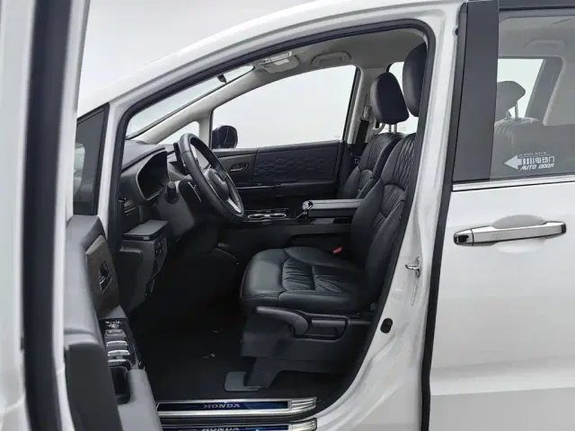 Honda Odyssey — Фото автомобиля 10