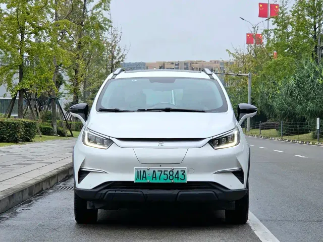 BYD Yuan Pro — Фото автомобиля 2