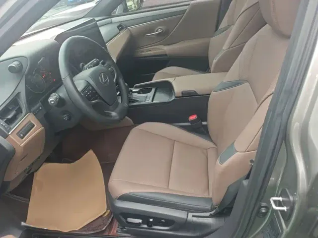 Lexus ES — Фото автомобиля 14