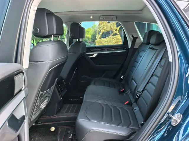 Volkswagen Touareg — Фото автомобиля 7