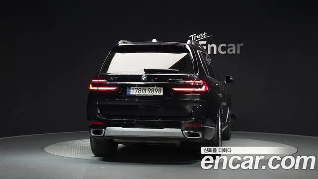 BMW X7 — Фото автомобиля 2