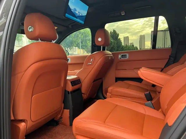 Li Auto L9 — Фото автомобиля 5
