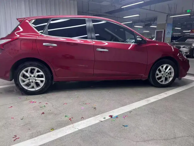 Nissan Tiida — Фото автомобиля 3