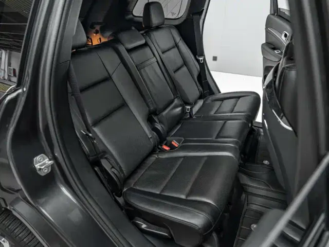 Jeep Grand Cherokee — Фото автомобиля 25