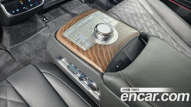 Genesis G80 Electrified G80 (RG3) — Фото автомобиля 15