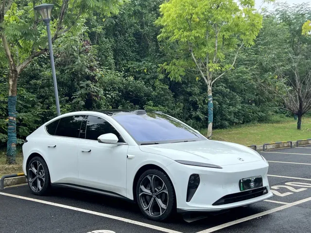 Nio ET5 — Фото автомобиля 3