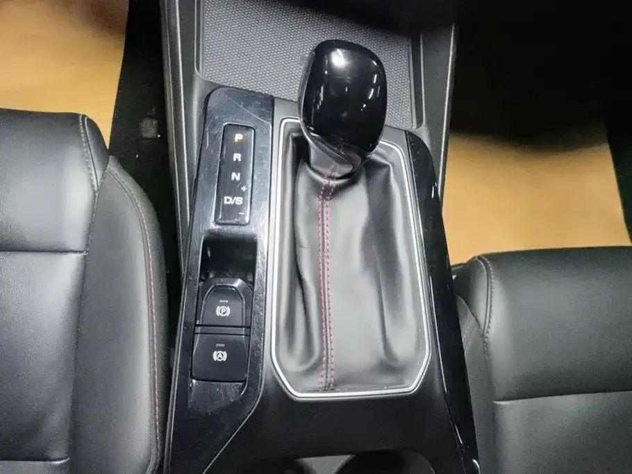 MG MG5 2021 Model 180DVVT CVT Youth Luxury Edition — Фото автомобиля 16