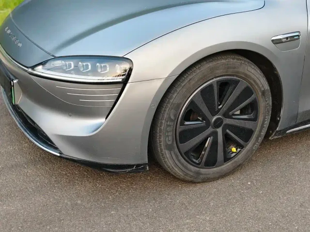 Luxeed S7 — Фото автомобиля 16