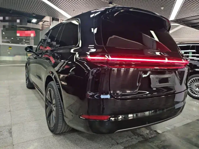 Li Auto L9 — Фото автомобиля 4